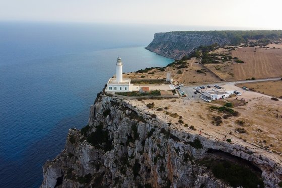 Proplouvání zálivem u ostrova Formentera