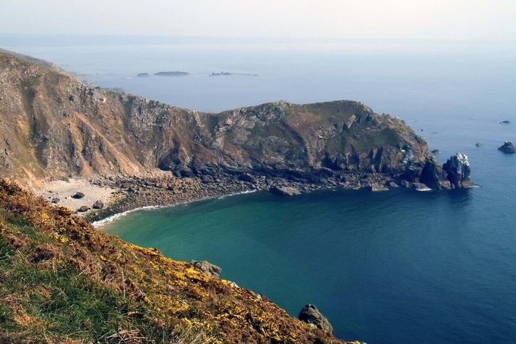 Cherbourg - Pobřeží Normandie poblíž Cherbourgu