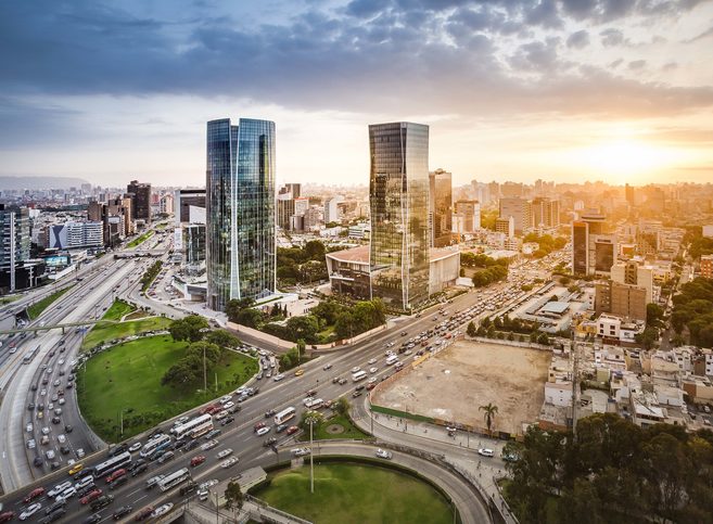 Moderní Lima - panoramatický výhled na západ slunce