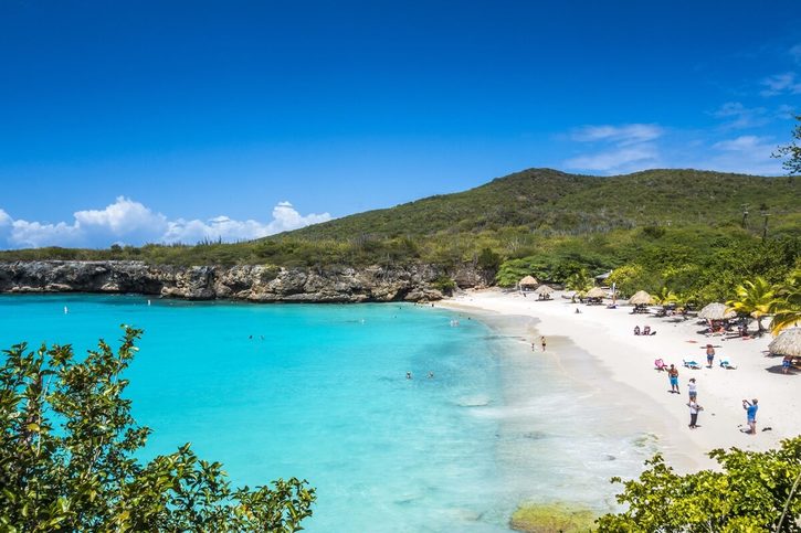 Willemstad - Pohled pláž s bílým pískem.