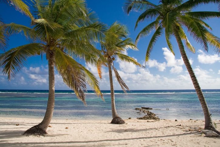 Cayman brac - pláže na Cayman Brac