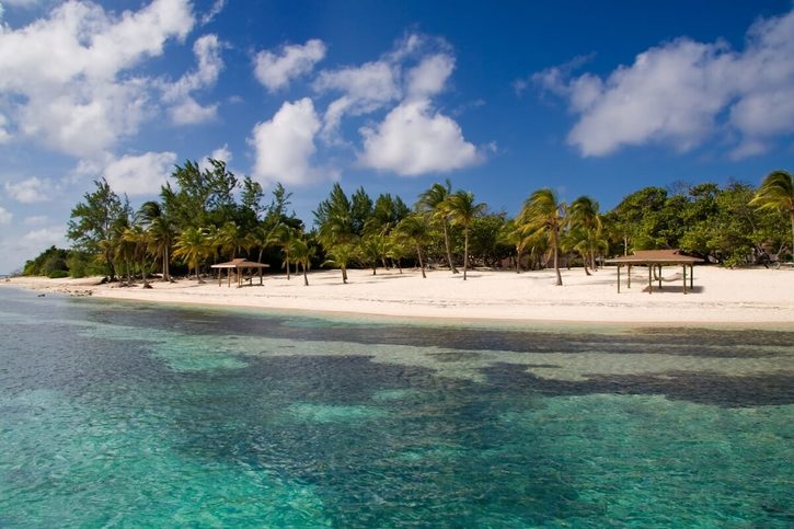 Cayman brac - Pobřeží Cayman Brac