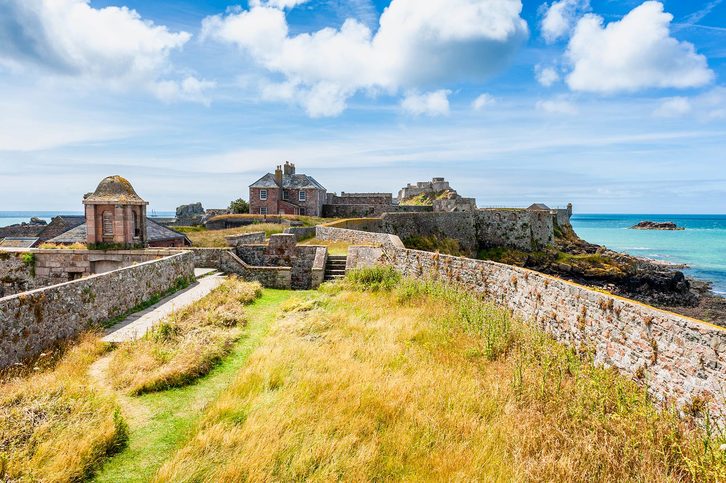 Zámek Elizabeth u pobřeží Saint Helier, Jersey, Normanské ostrovy