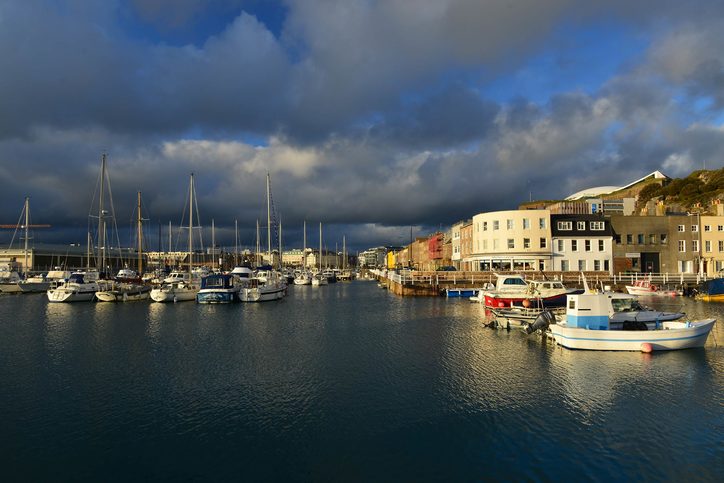 Pohled na město St. Helier, Jersey