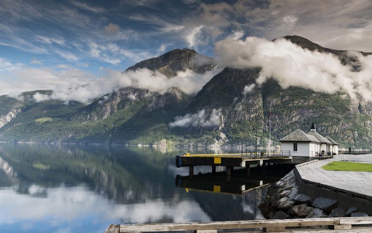 Přístav pro kotvení výletních lodí v Eidfjordu