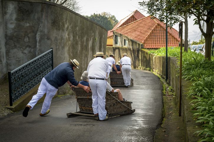 Tradiční madeirské sáňky, Funchal,  Portugalsko