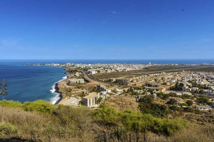 Pohled na pobřeží kolem města Dakar, Senegal