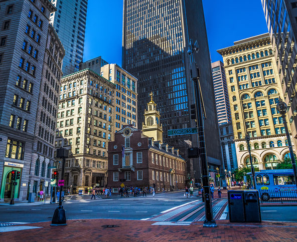 Faneuil Hall, která od roku 1743 slouží jako shromaždiště a tržiště