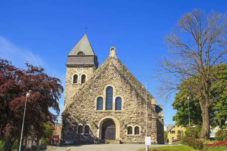 Ålesund - Kamenný kostel
