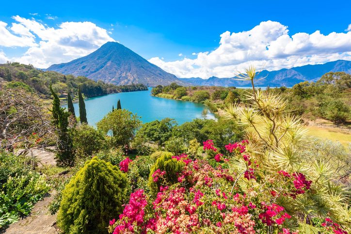 Krajina v Puerto Quetazlu, Guatemala