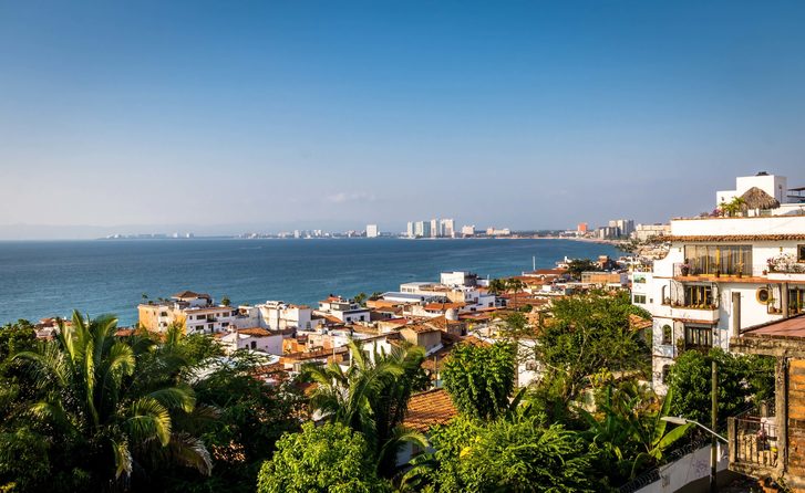 Pohled na město Puerto Vallarta, Mexiko