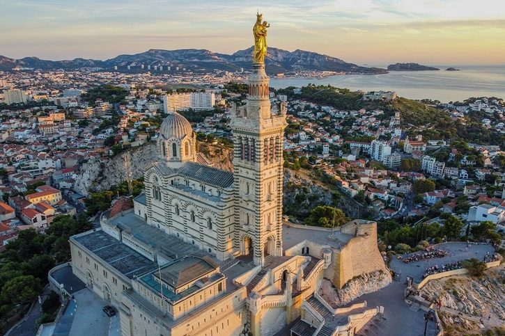 Marseille - Bazilika Notre-Dame de la Garde  Marseille - Bazilika Notre-Dame de la Garde