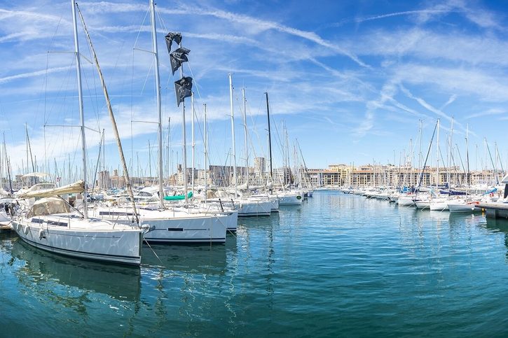 Marseille - pohled na lodě v přístavu Vieux-Port Marseille - pohled na lodě v přístavu Vieux-Port