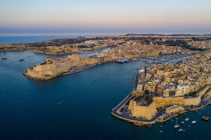 Letecký pohled na „Three cities“: Vittoriosa, Senglea a Cospicua na Maltě.