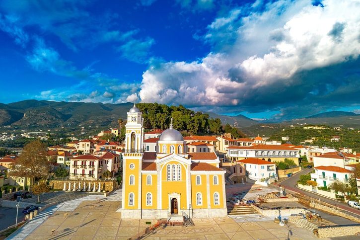 Kalamata - Pohled na historické centrum Kalamaty a okolí hradu Kalamata