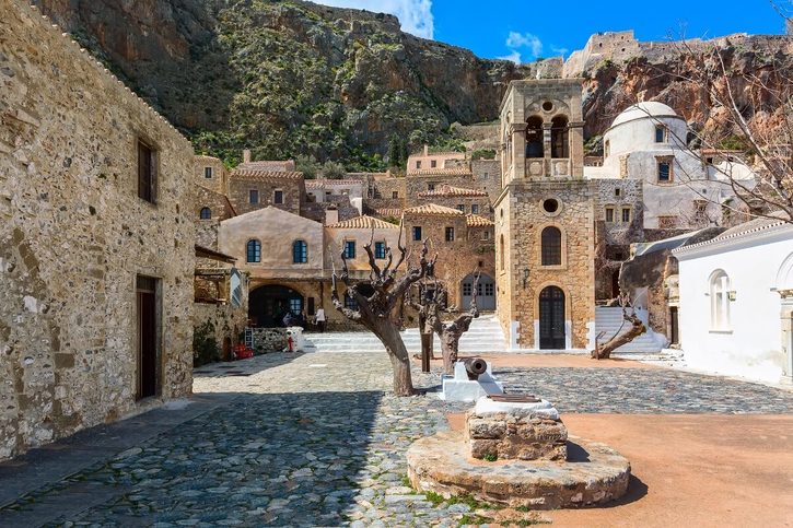 Monemvasia - Kamenné domy a kostel Elkomenos Christos