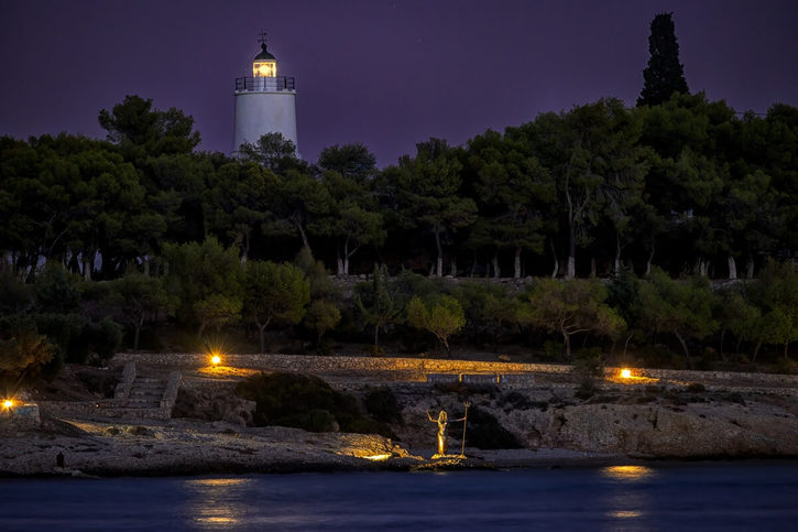 Spetses - Maják se sochou mořské panny 