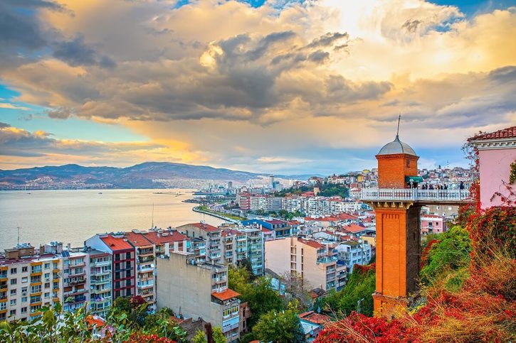 Izmir - Historický výtah v Konak