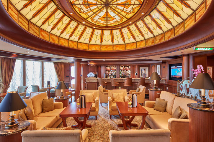 Grills Lounge - Queen Elizabeth