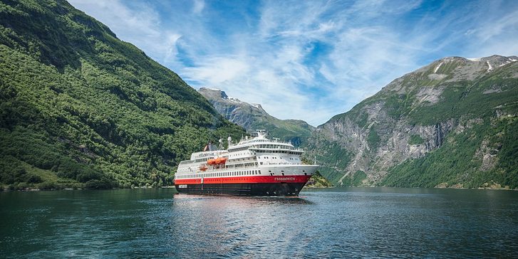 Ms finnmarken - finnmarken_new_02_norskekysten-geiranger-hgr-112201