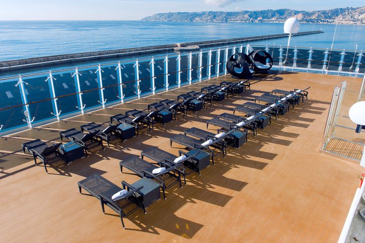 Top 13 Exclusive Solarium - MSC Lirica