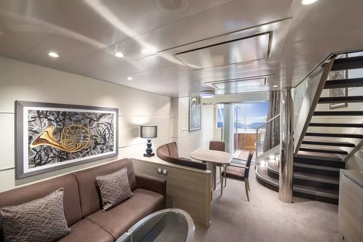 Apartmá Yacht Club Duplex s vířivkou (YJD) - MSC Virtuosa