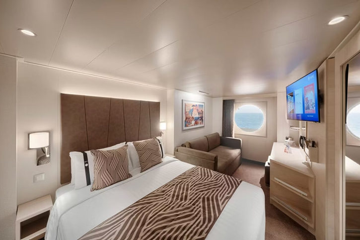 Čtyřlůžková kajuta Deluxe s oknem - MSC World America