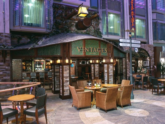 Vintage Lounge - Mariner of the Seas