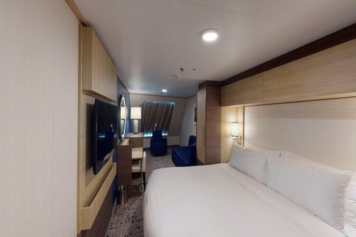 Prostorná kajuta s oknem (3M, 4M) - Odyssey of the Seas