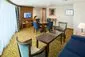 Apartmá se 2 ložnicemi BEZ balkonu, obývací část - Serenade of the Seas