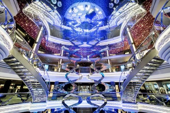 MSC Grandiosa, atrium