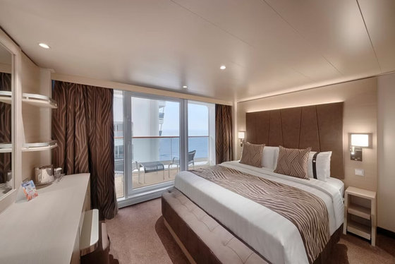Kajuta Deluxe s balkonem s výhledem na promenádu a oceán - MSC World America