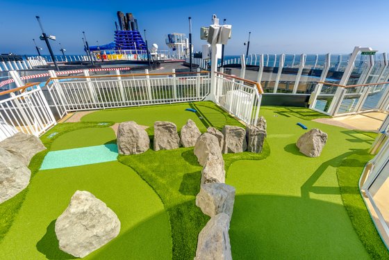 Mini Golf - Norwegian Bliss