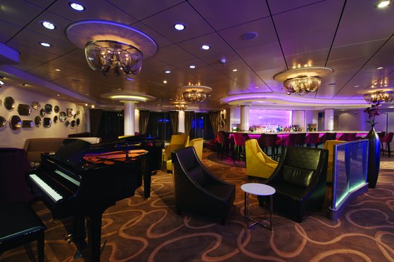 Shaker's Cocktail Bar - Norwegian Breakaway