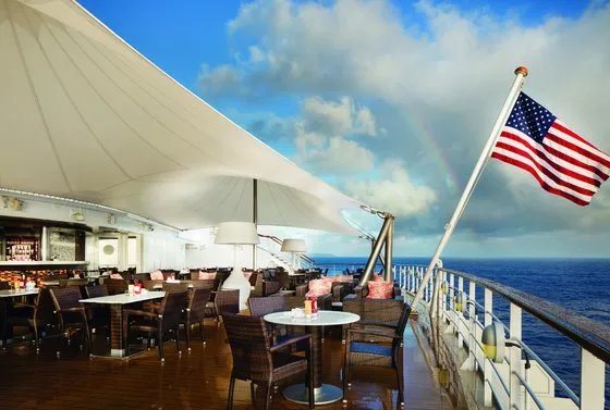 Aloha Lanai Bar - Pride of America